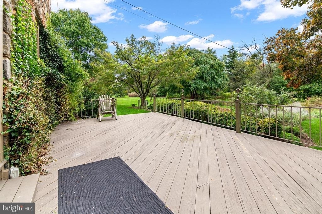 7704 Crossland Road - Photo 49