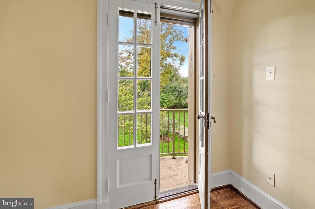 7704 Crossland Road - Photo 27