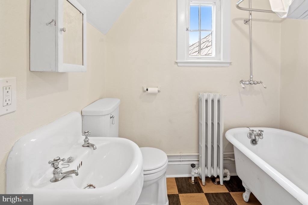 7704 Crossland Road - Photo 48