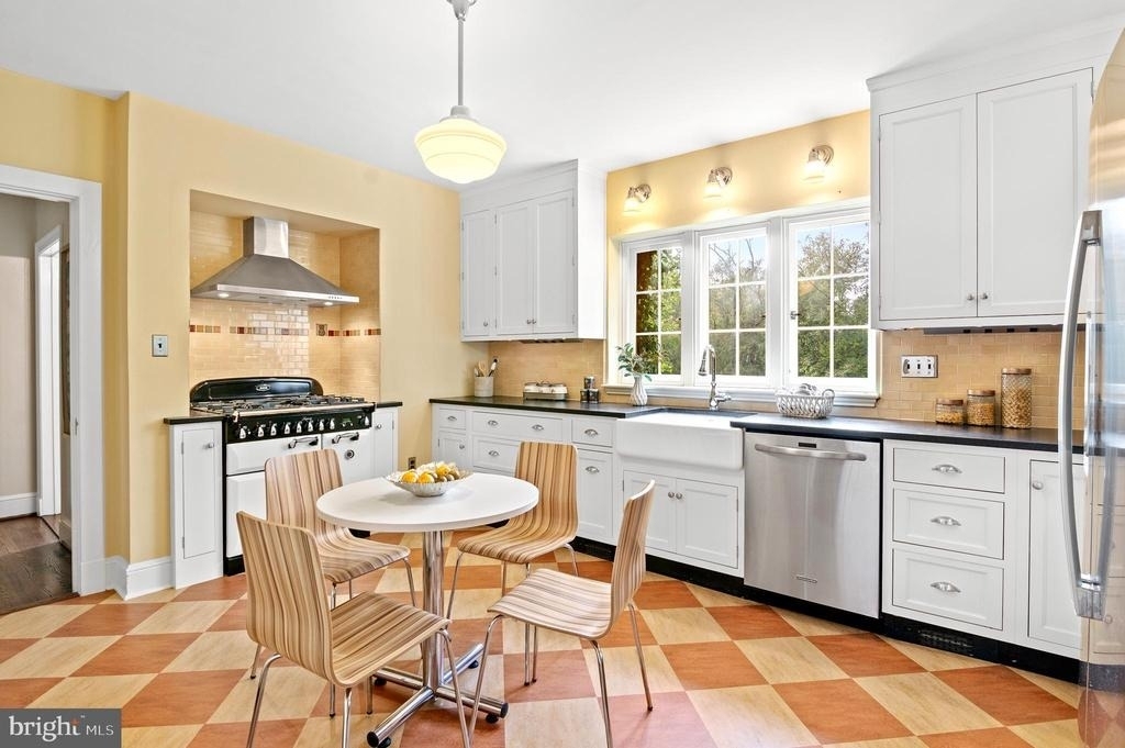 7704 Crossland Road - Photo 16