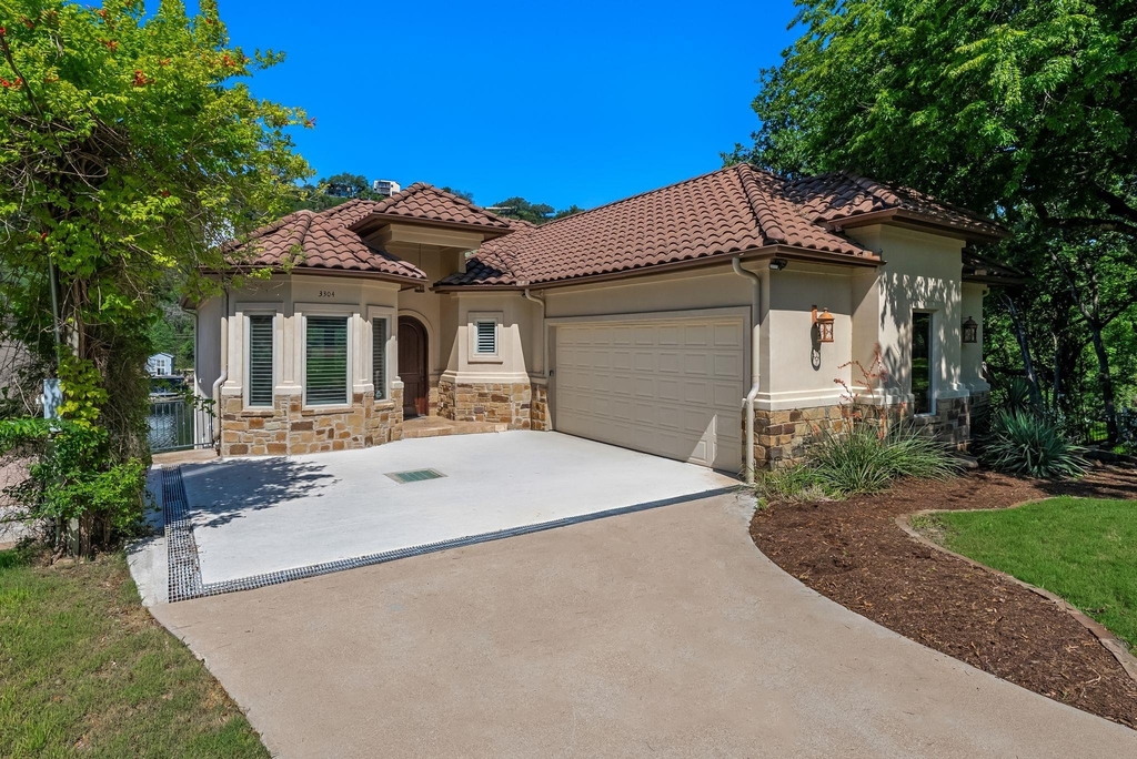 3304 Blue Jay Ln - Photo 1