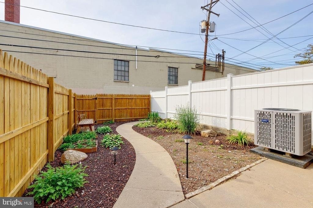 2320 W Lexington Street - Photo 31