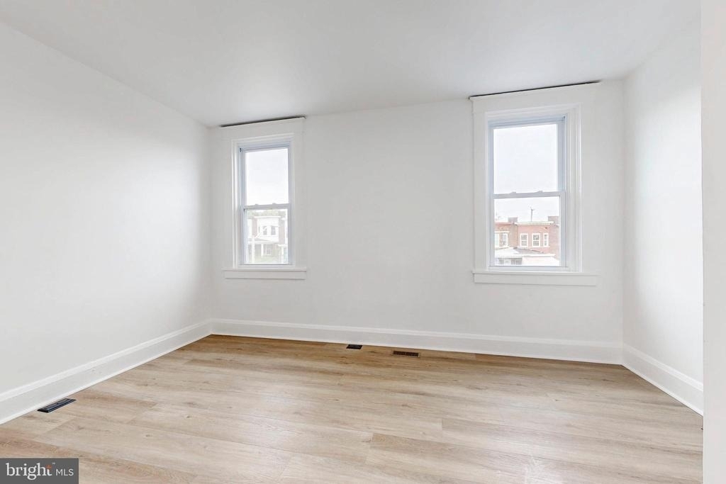 2320 W Lexington Street - Photo 18