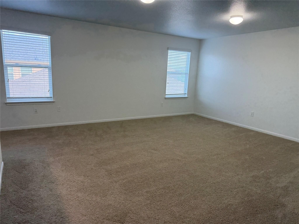 12111 Riprap Dr - Photo 8