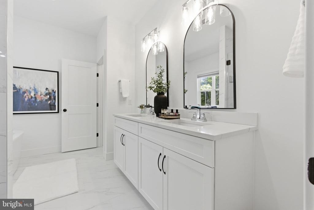 916 Waterview Drive - Photo 4
