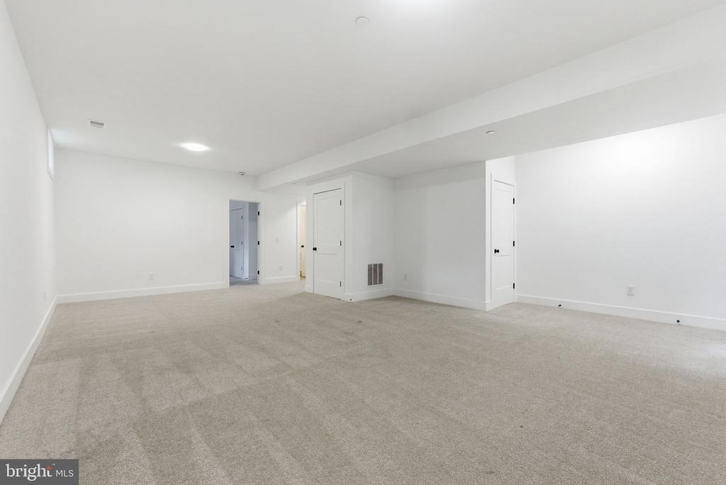 916 Waterview Drive - Photo 17