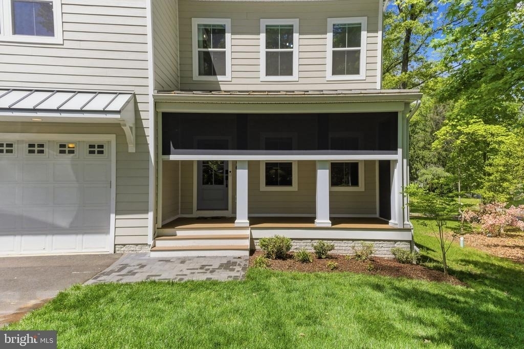 916 Waterview Drive - Photo 7