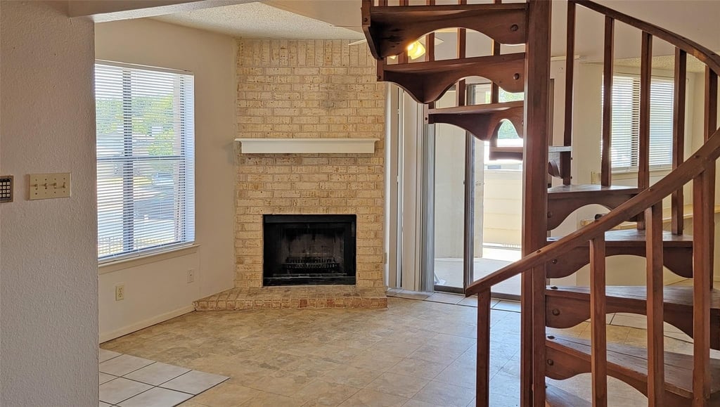 2500 Burleson Rd - Photo 2