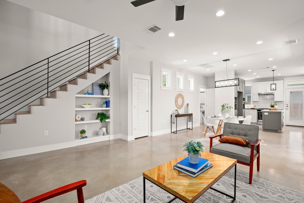 1809 Chestnut - Photo 3