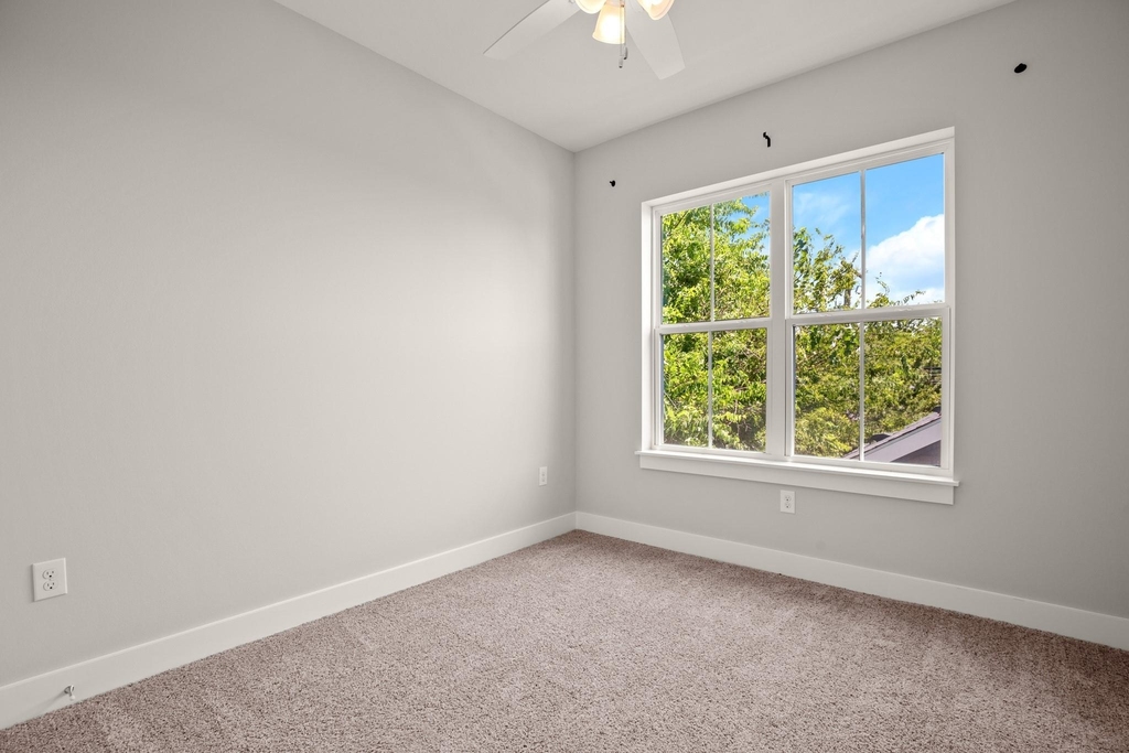 1809 Chestnut - Photo 21