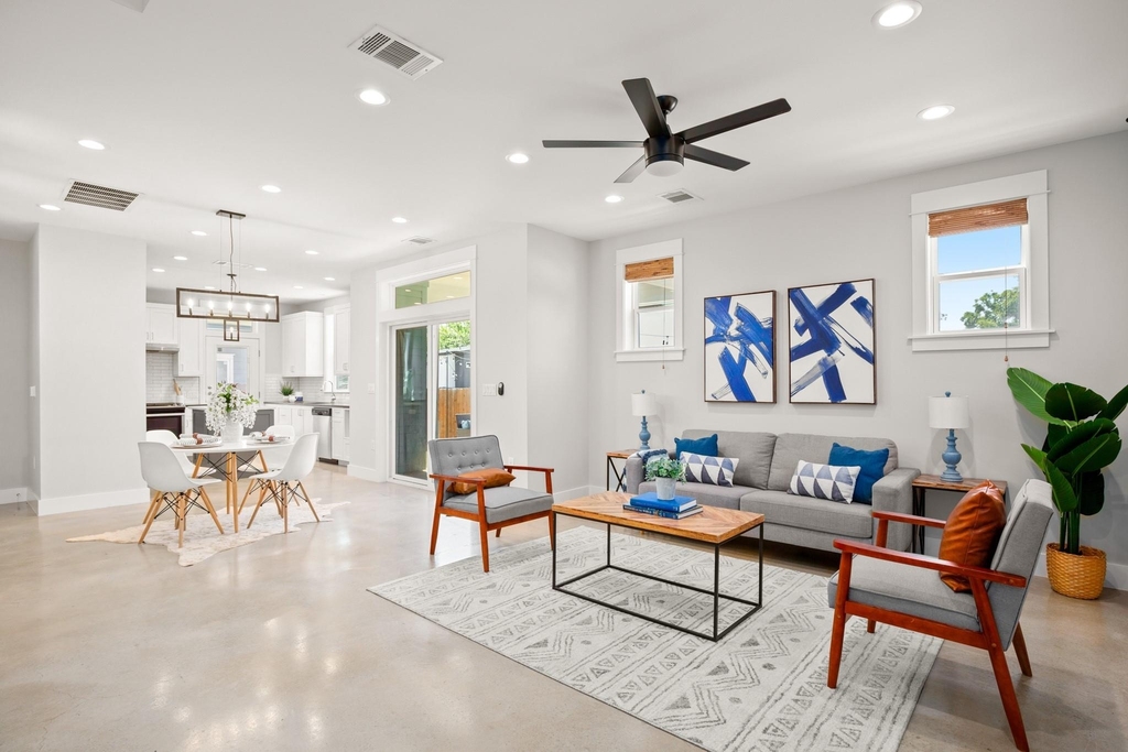 1809 Chestnut - Photo 0