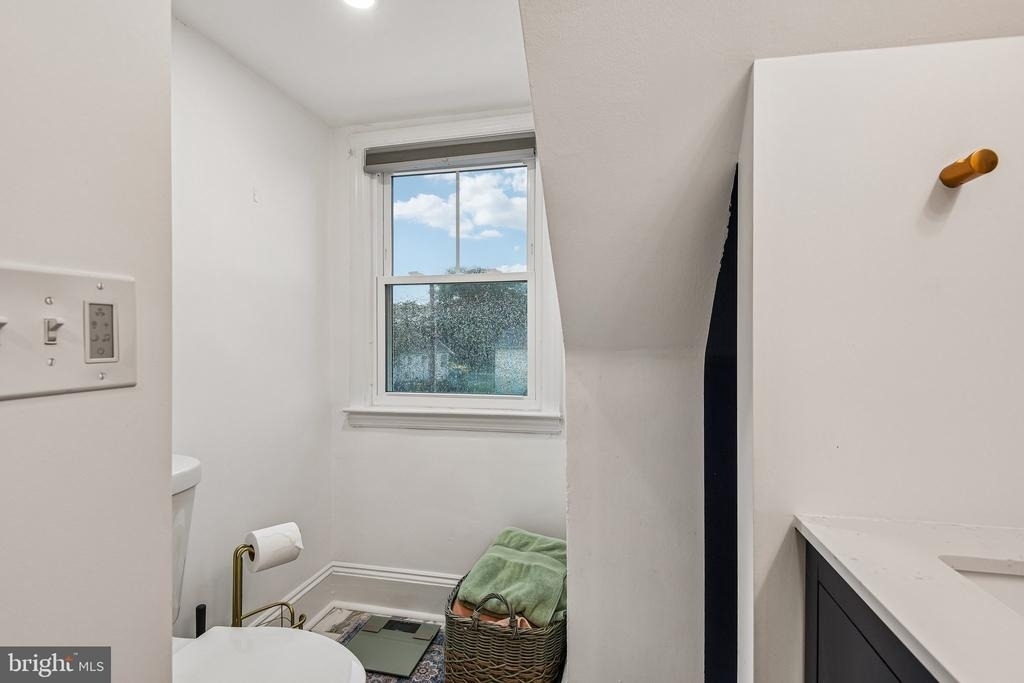 105 Dinsmore Avenue - Photo 23