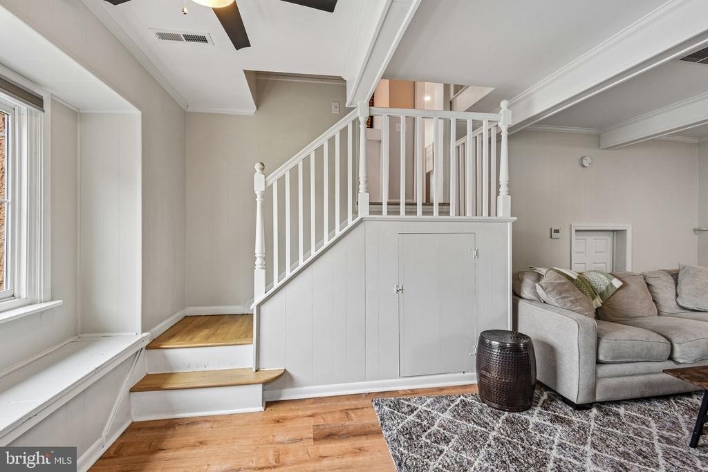 105 Dinsmore Avenue - Photo 5