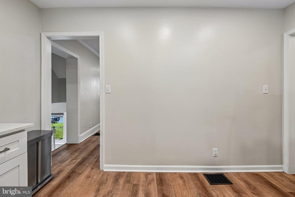 105 Dinsmore Avenue - Photo 14