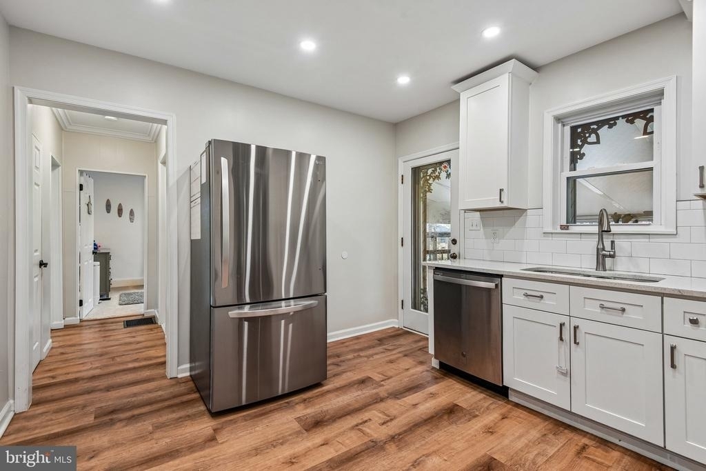 105 Dinsmore Avenue - Photo 13