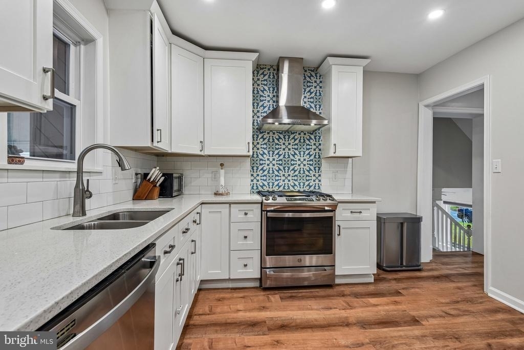 105 Dinsmore Avenue - Photo 15
