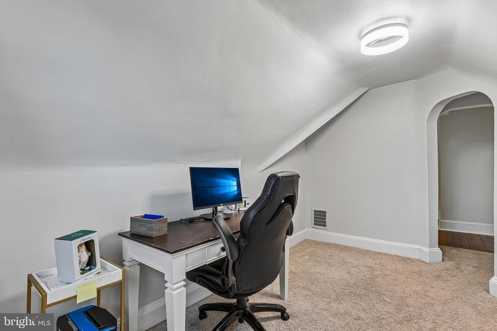 105 Dinsmore Avenue - Photo 17