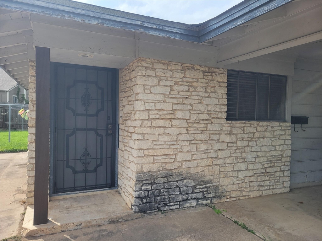 5806 Nassau Dr - Photo 1