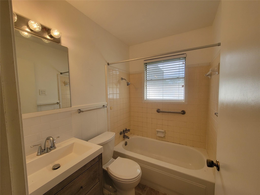 5806 Nassau Dr - Photo 8