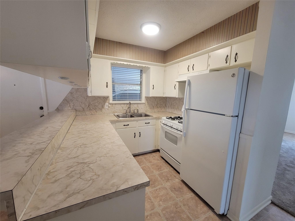 5806 Nassau Dr - Photo 13