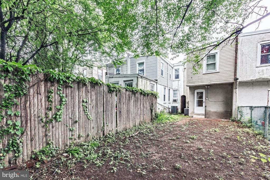 1607 Howland Street - Photo 14