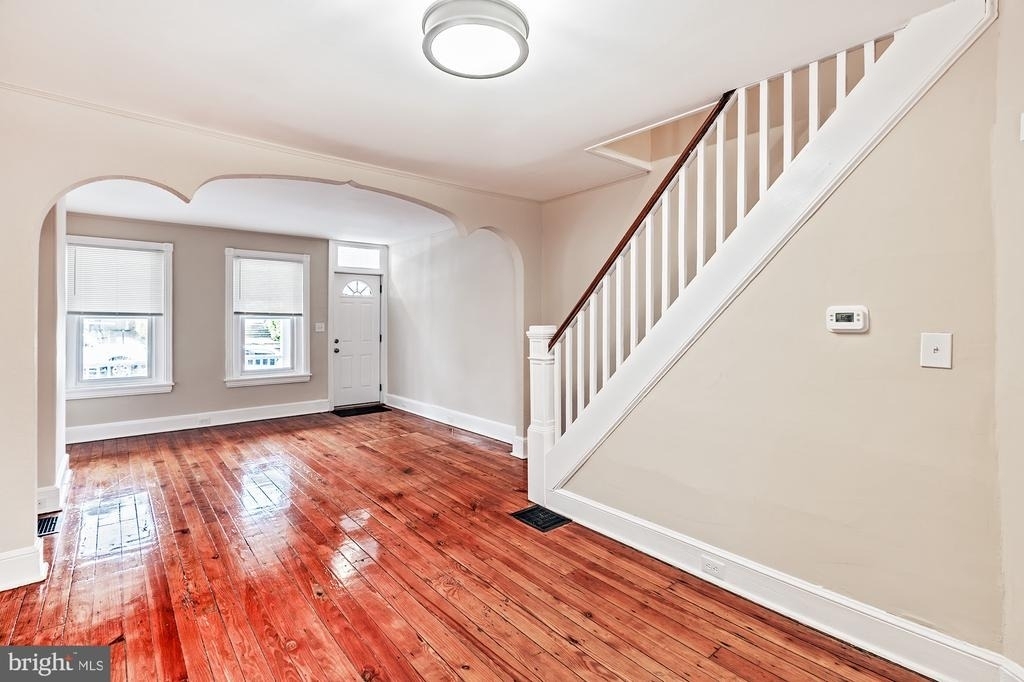 1607 Howland Street - Photo 5