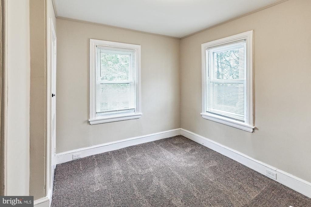 1607 Howland Street - Photo 9