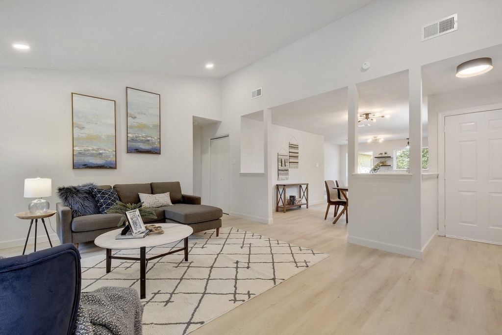 4011 Eskew Dr - Photo 2