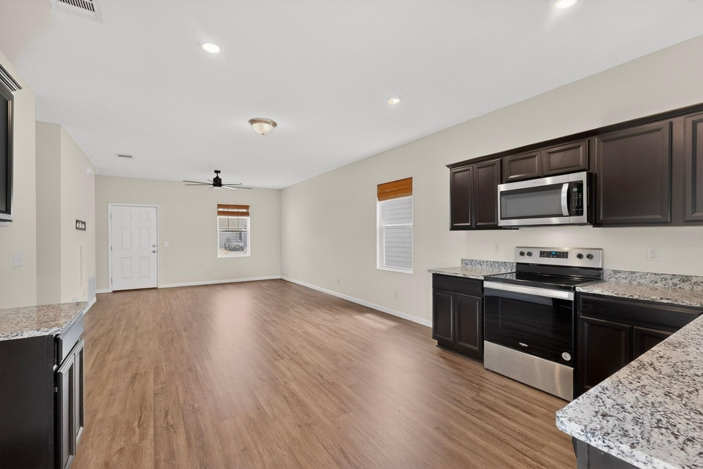 12713 Robert Taft St - Photo 11