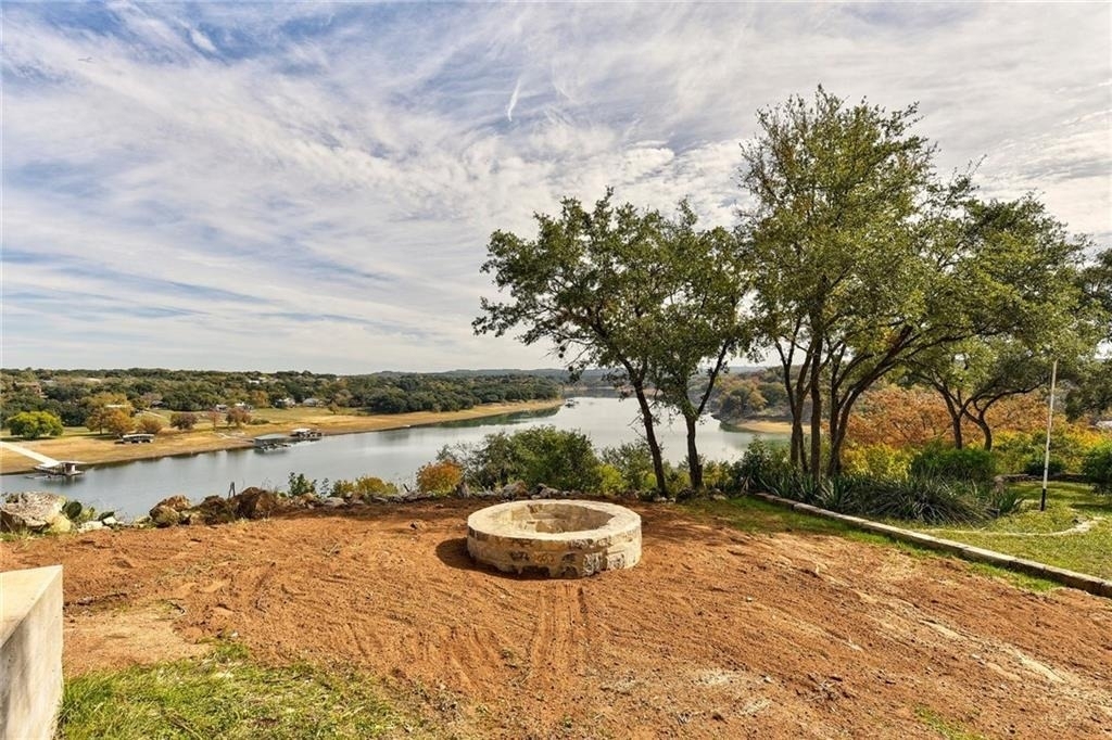 713 Nomad Dr - Photo 3