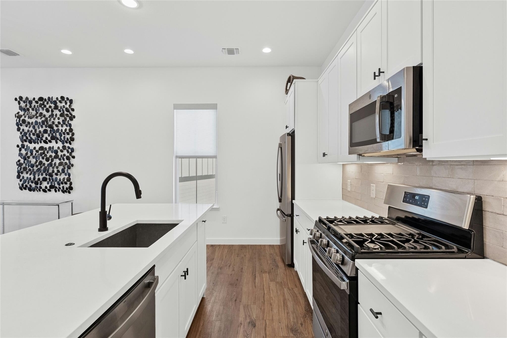 3809 Valley View Rd - Photo 10