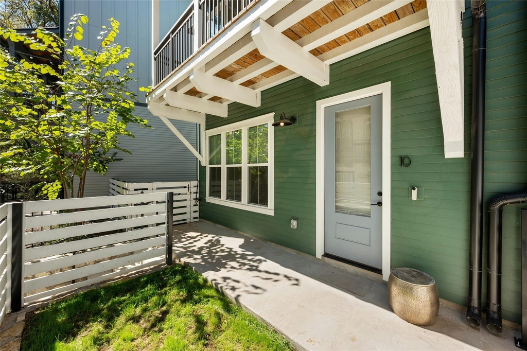 3809 Valley View Rd - Photo 0