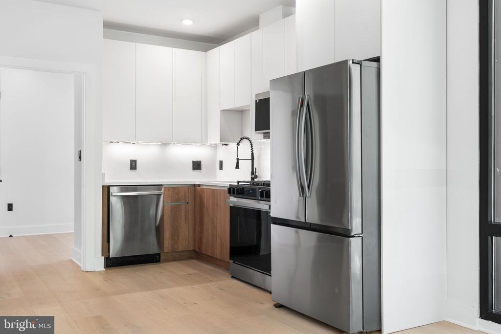2504 41st Street Nw - Photo 4
