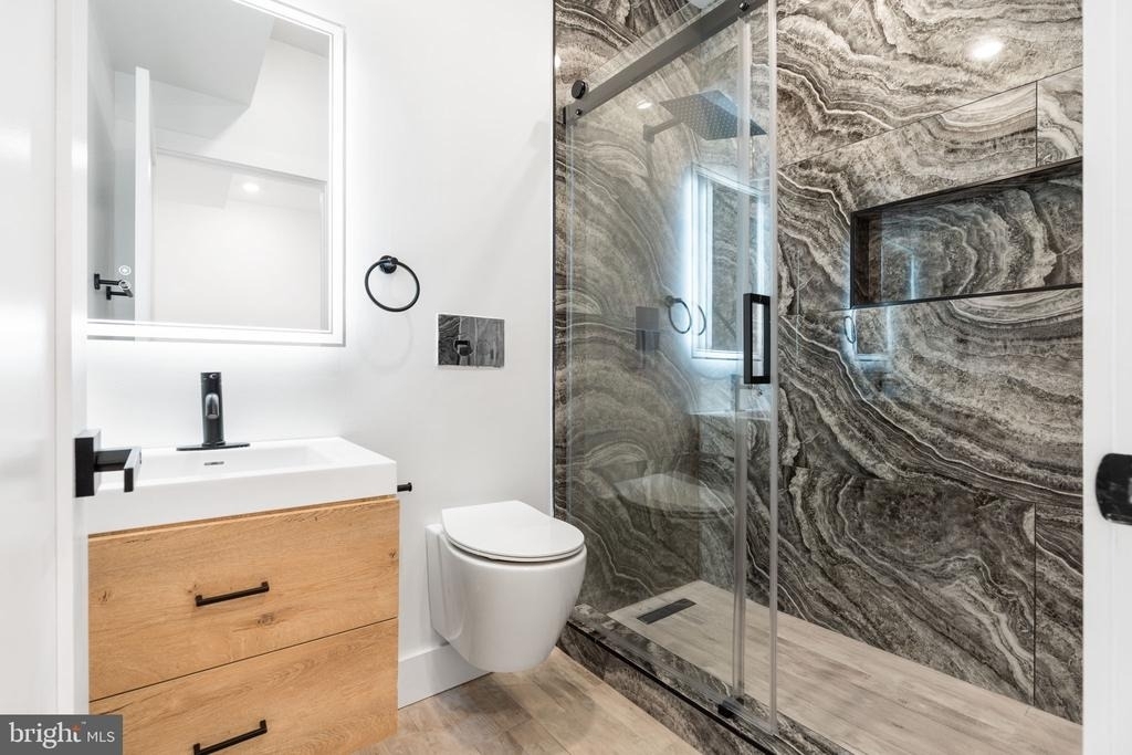 2504 41st Street Nw - Photo 7