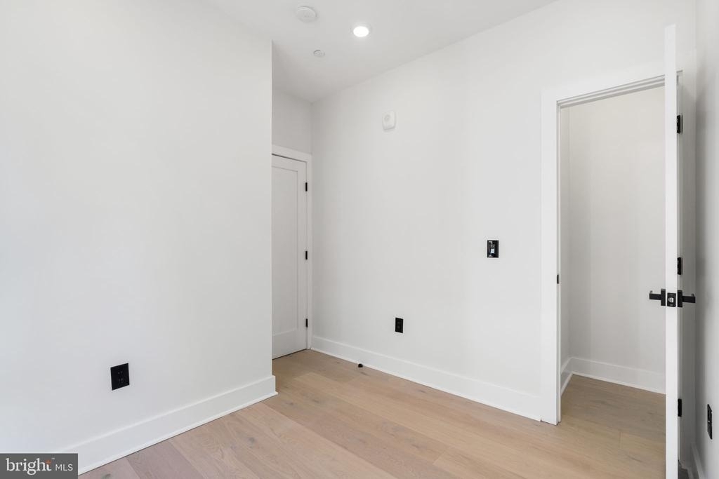 2504 41st Street Nw - Photo 6