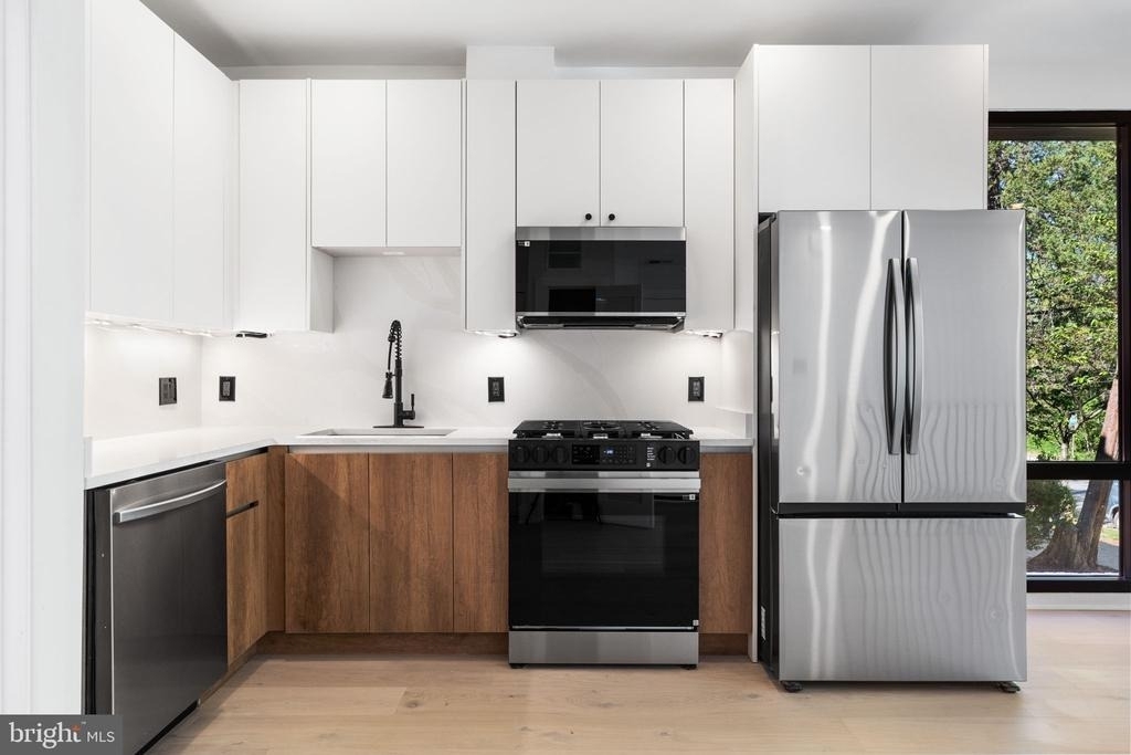 2504 41st Street Nw - Photo 5