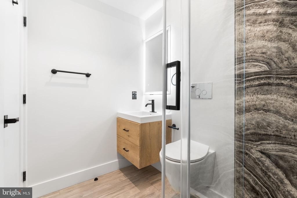 2504 41st Street Nw - Photo 8