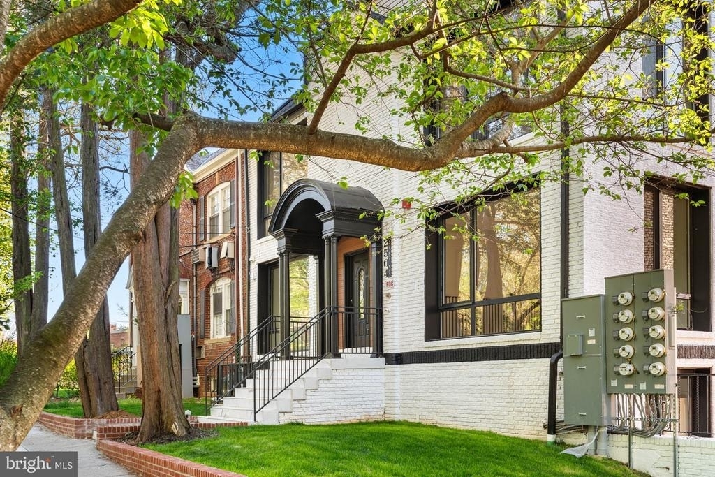 2504 41st Street Nw - Photo 1