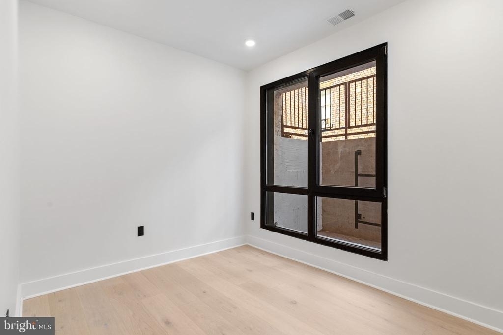 2504 41st Street Nw - Photo 7