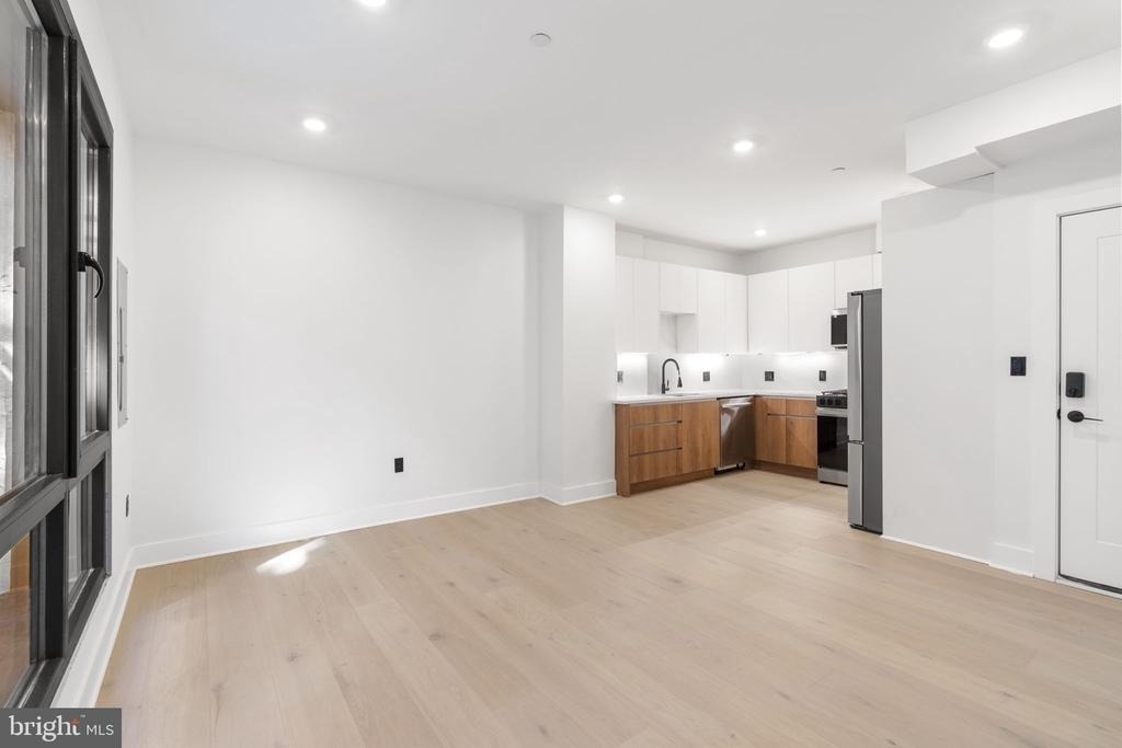 2504 41st Street Nw - Photo 3
