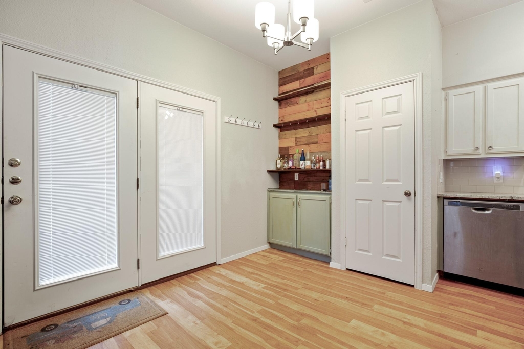 2810 Nueces St - Photo 8