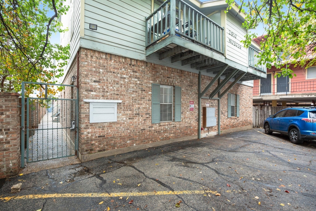 2810 Nueces St - Photo 12