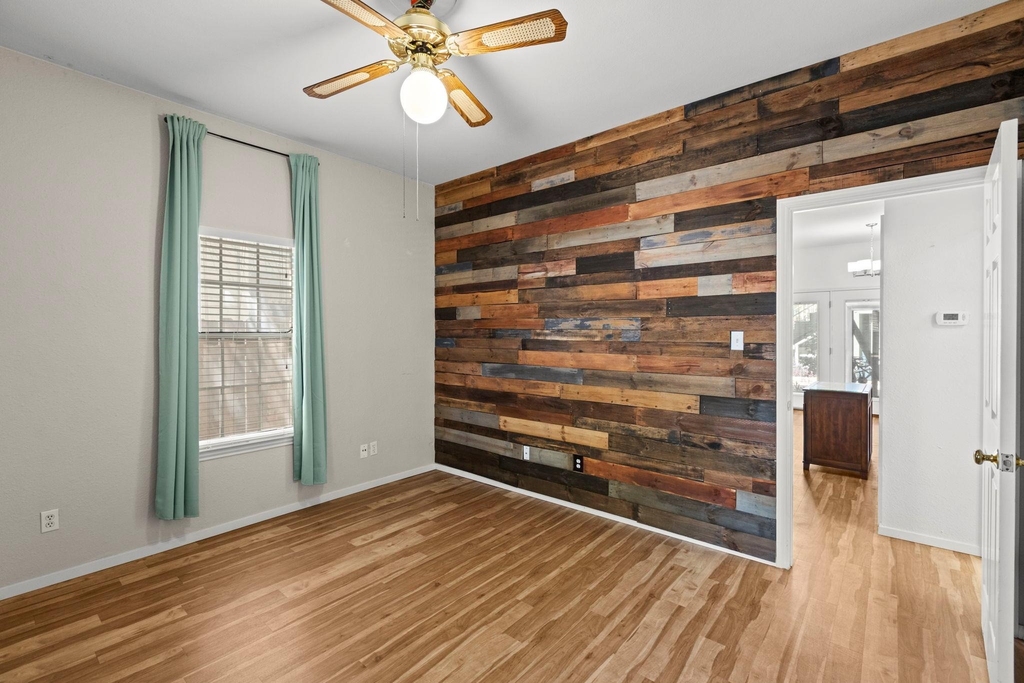 2810 Nueces St - Photo 15
