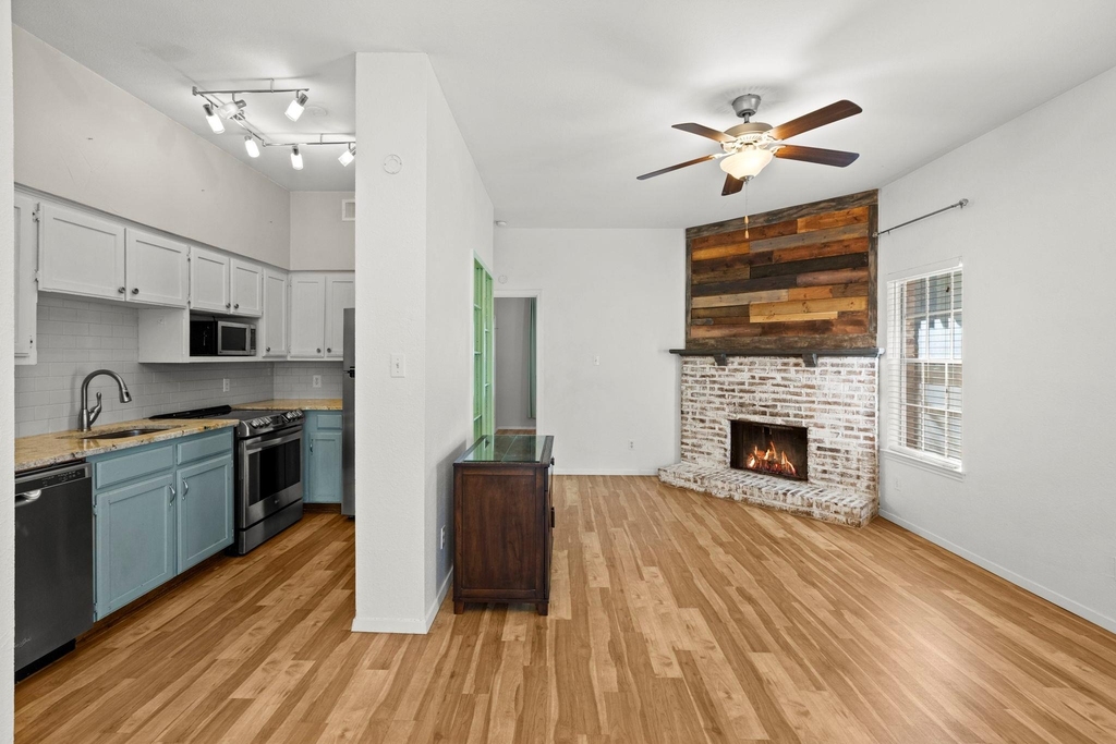 2810 Nueces St - Photo 22