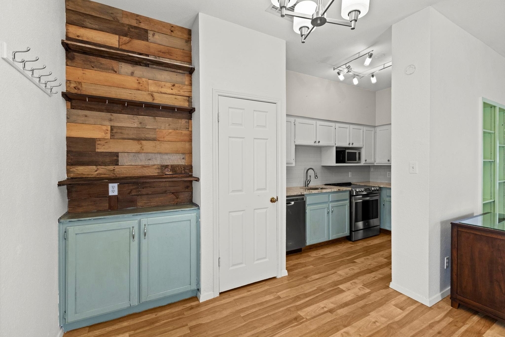 2810 Nueces St - Photo 12