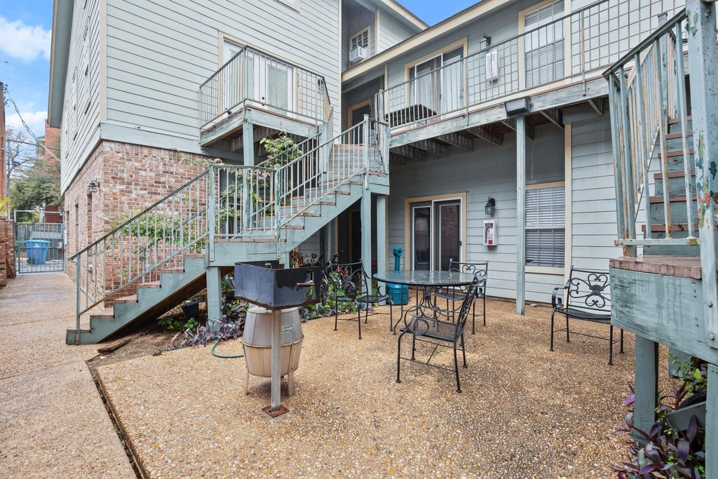 2810 Nueces St - Photo 11