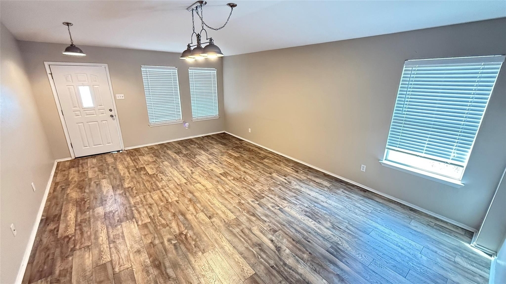317 Mccarthur Dr - Photo 1