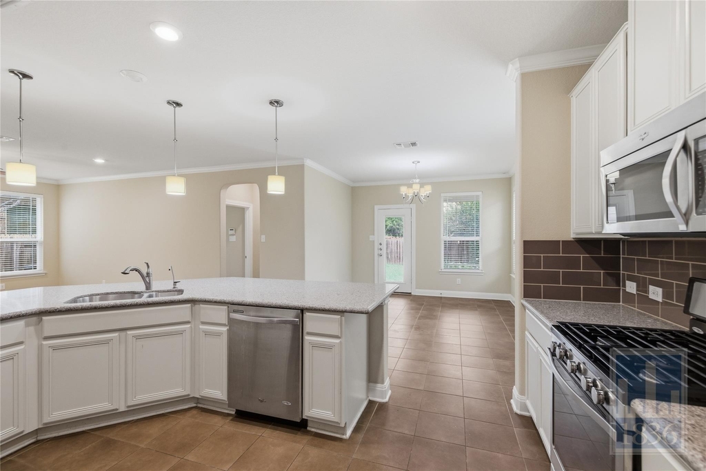 4906 Madrid Dr - Photo 1