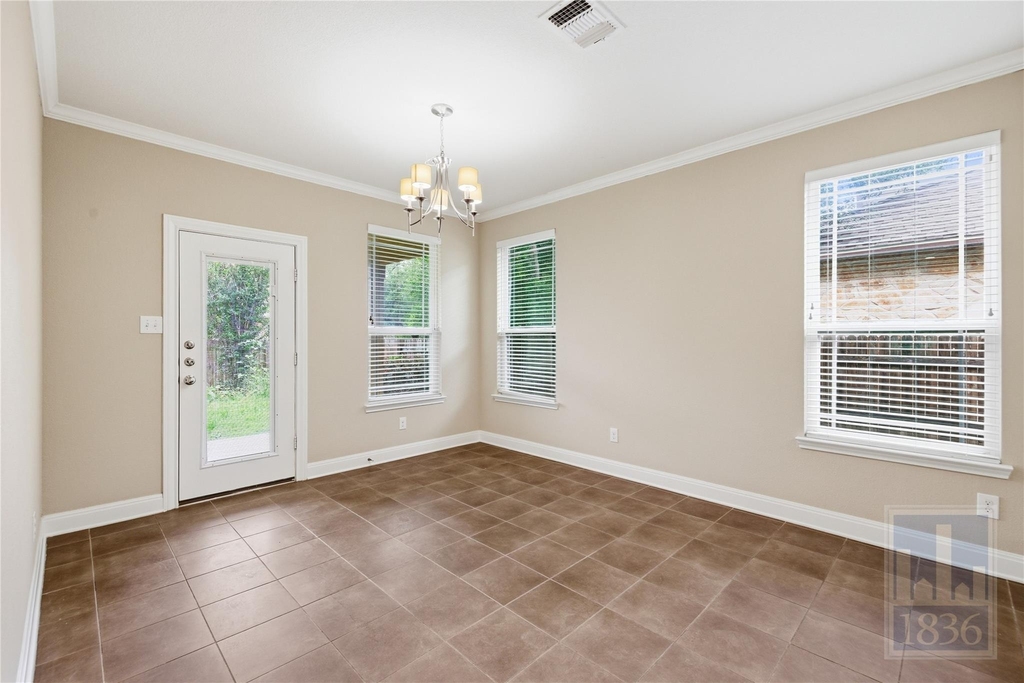 4906 Madrid Dr - Photo 7