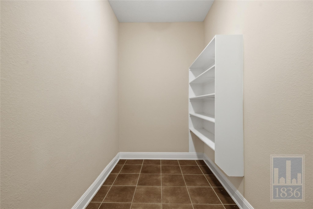 4906 Madrid Dr - Photo 12